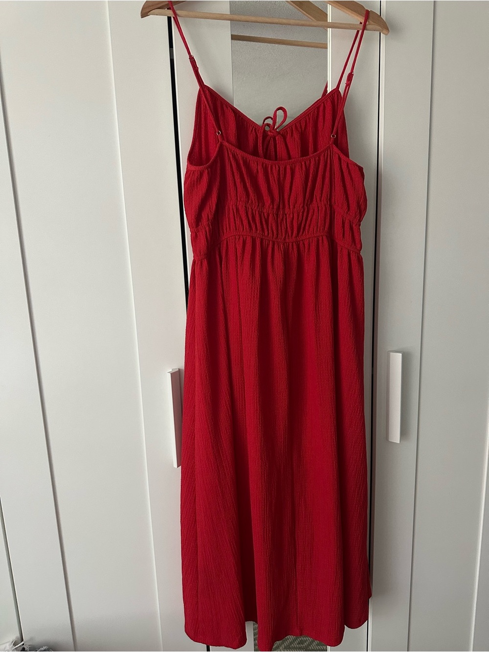 H&M Red Spaghetti-Strap Crinkle Jersey Midi Dress Large - Picture 5 of 7